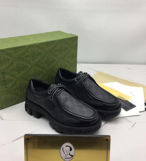 구찌 gucci 인터로킹G 로퍼 (남성용)