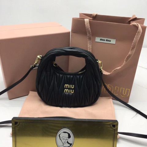 미우미우 miu miu 완더 마테라쎄 호보백 미니