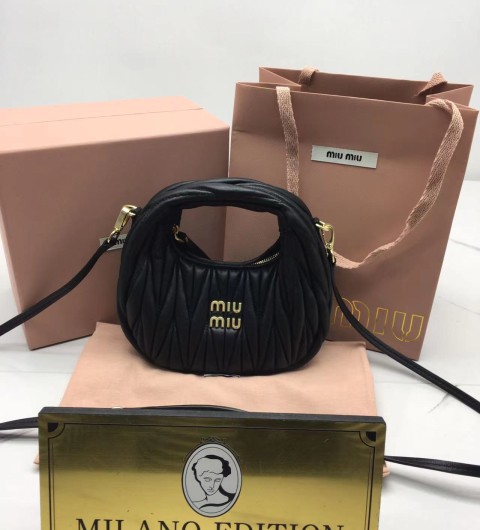 미우미우 miu miu 완더 마테라쎄 호보백 미니