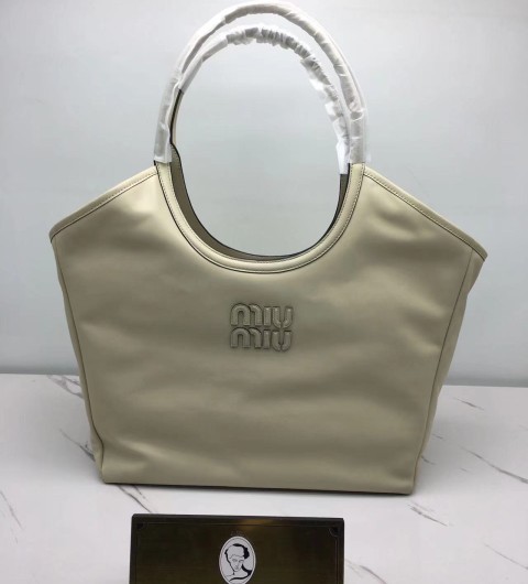 미우미우 23fw miu miu 아이비 가죽백