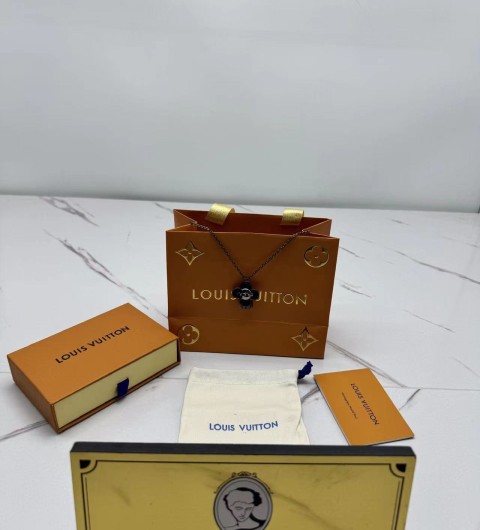 루이비통 lv 비비엔 목걸이