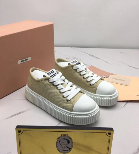 미우미우 스니커즈