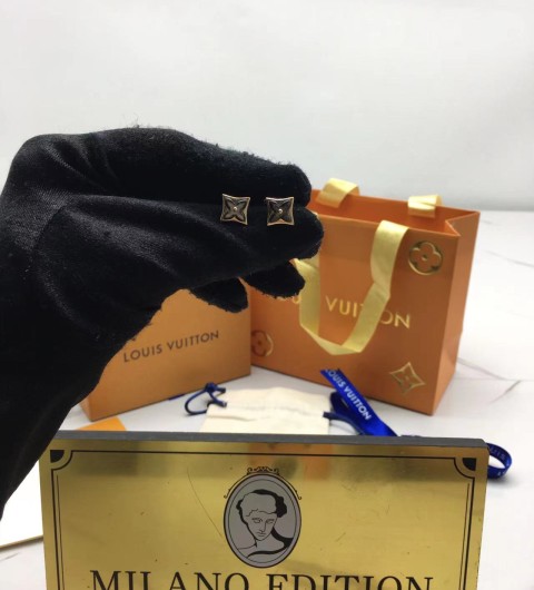 루이비통 네잎 클로버 귀걸이