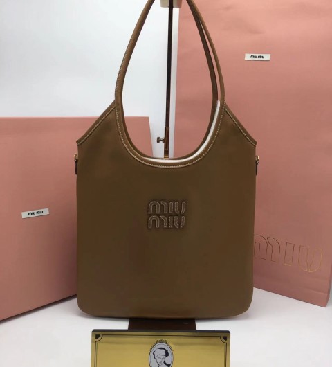 미우미우 23fw miu miu 아이비 가죽백