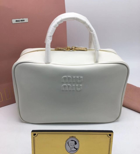 미우미우 miu miu 엠보로고 볼링백