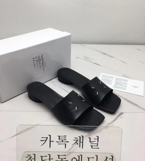 메종마르지엘라 슬라이드 슬리퍼 (컬러 블랙)