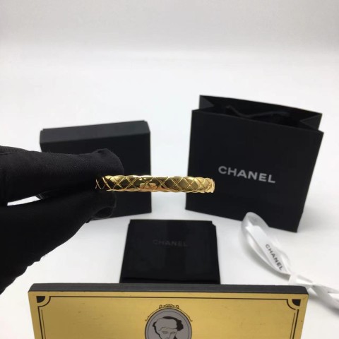 샤넬 코코 크러쉬 팔찌 17CM (컬러 옐로우골드/기본)