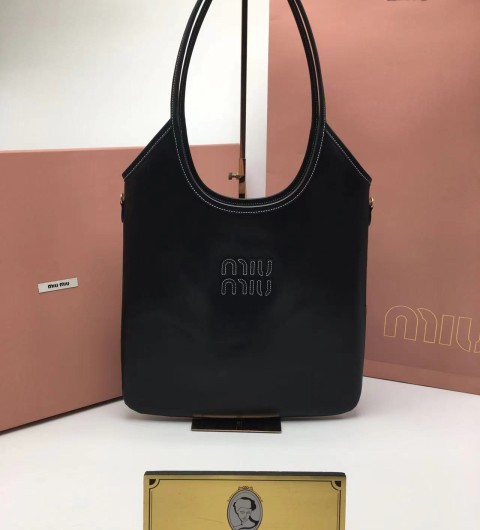 미우미우 23fw miu miu 아이비 가죽백